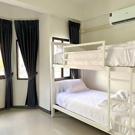 Montana Hotel & Hostel Phuket Karon Exteriér fotografie