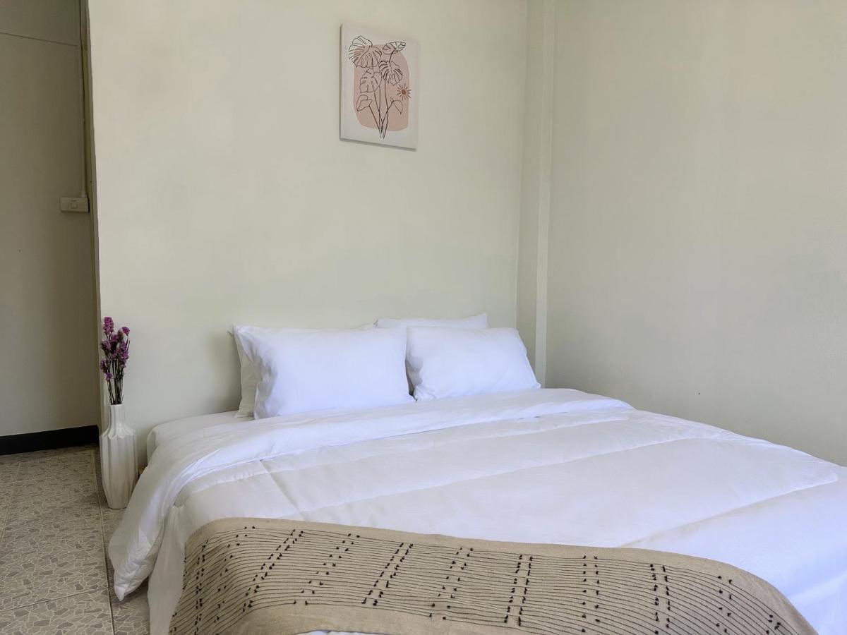 Montana Hotel & Hostel Phuket Karon Exteriér fotografie
