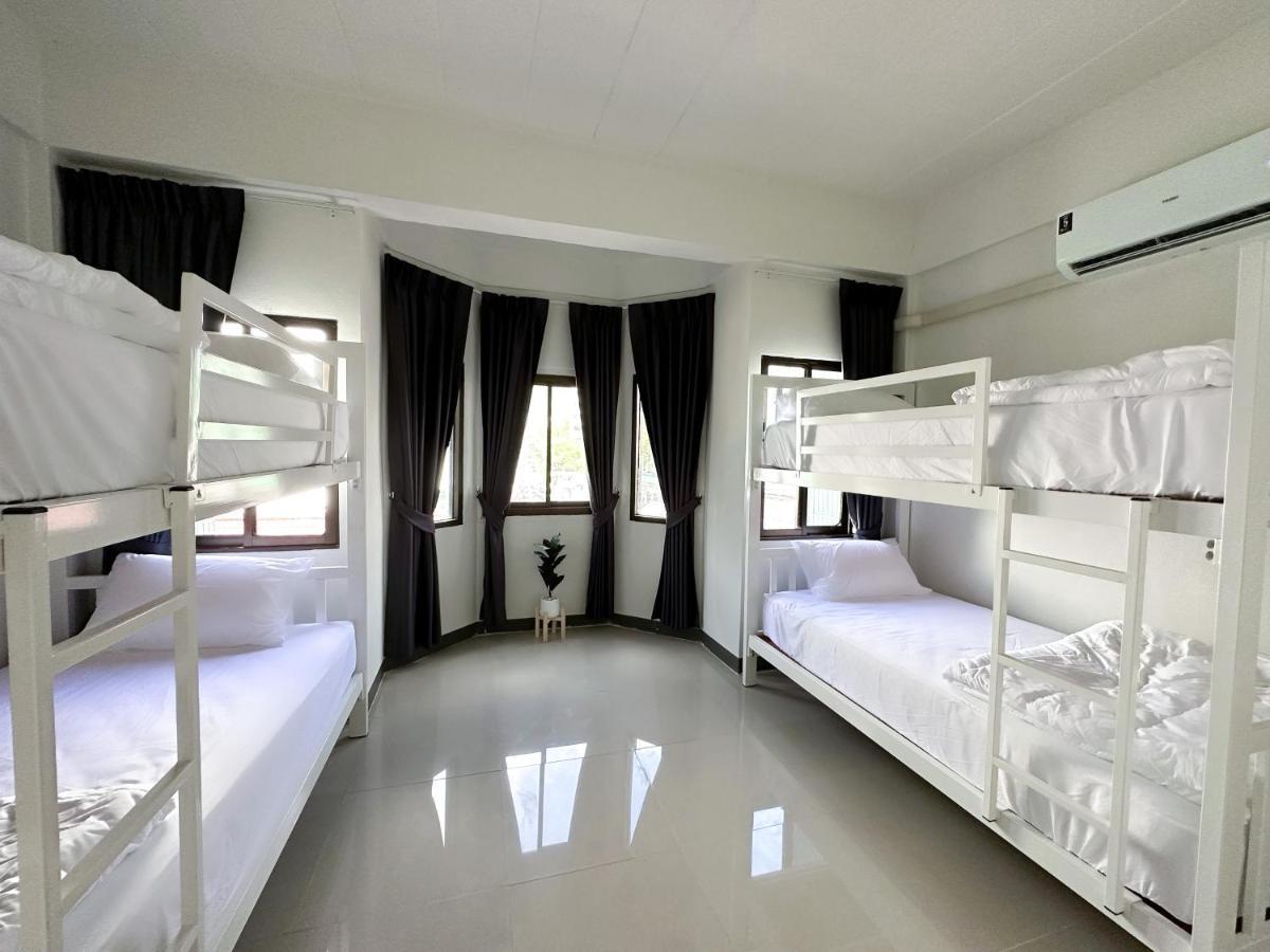Montana Hotel & Hostel Phuket Karon Pokoj fotografie