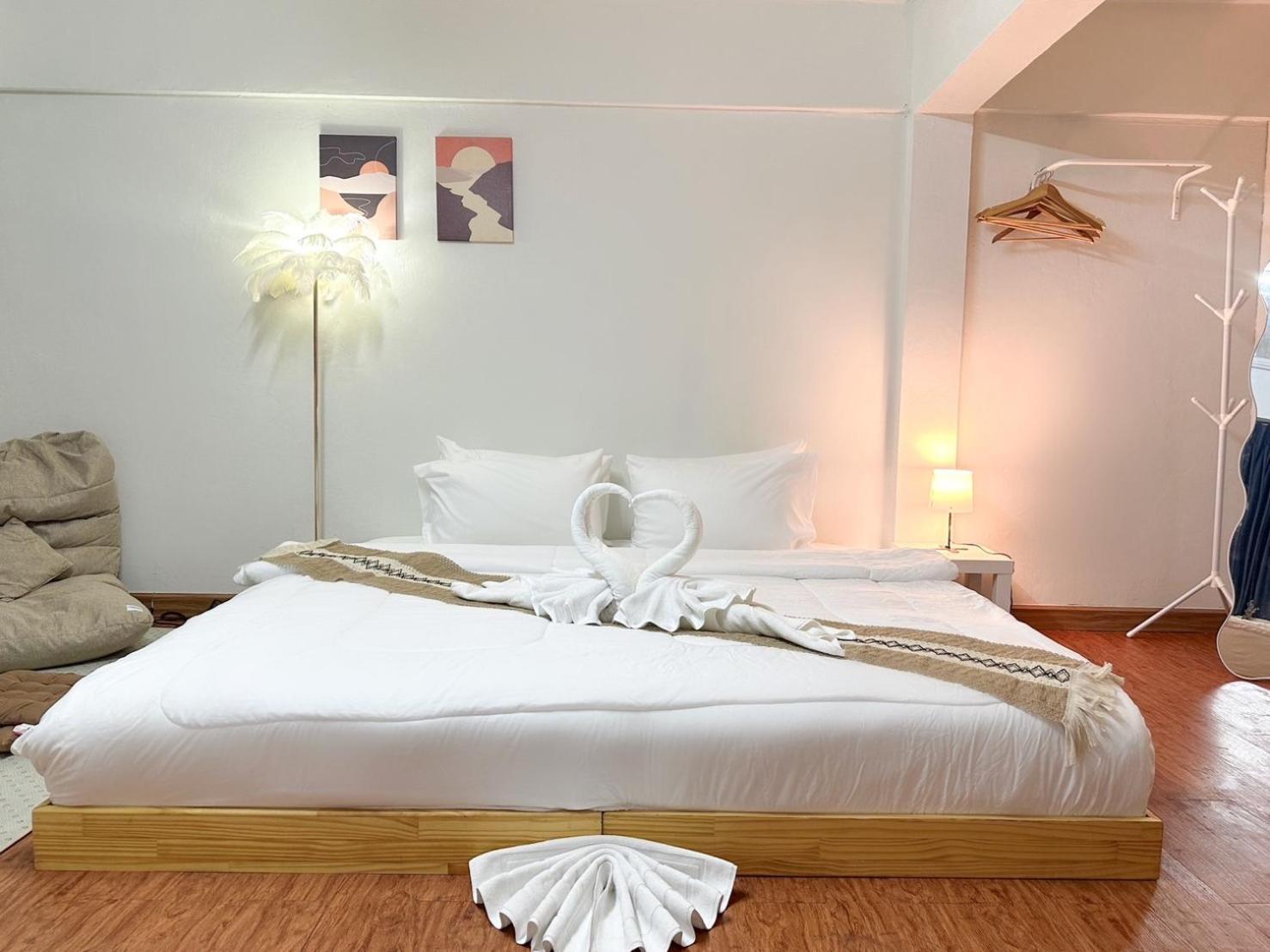 Montana Hotel & Hostel Phuket Karon Exteriér fotografie