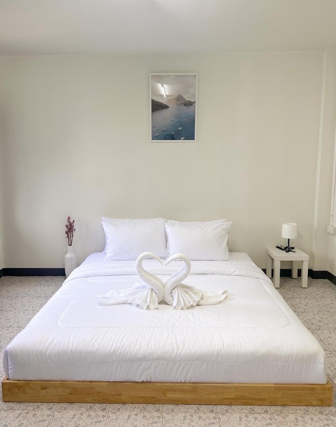 Montana Hotel & Hostel Phuket Karon Exteriér fotografie
