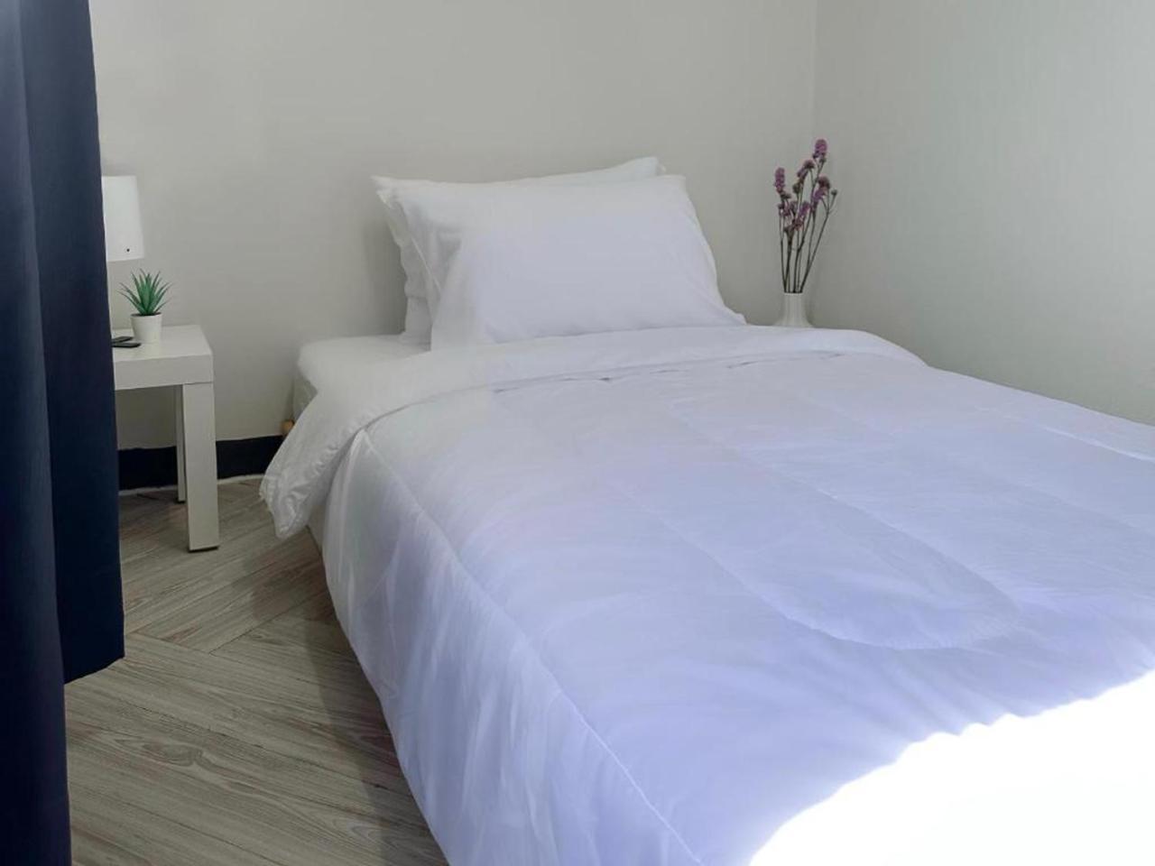 Montana Hotel & Hostel Phuket Karon Exteriér fotografie