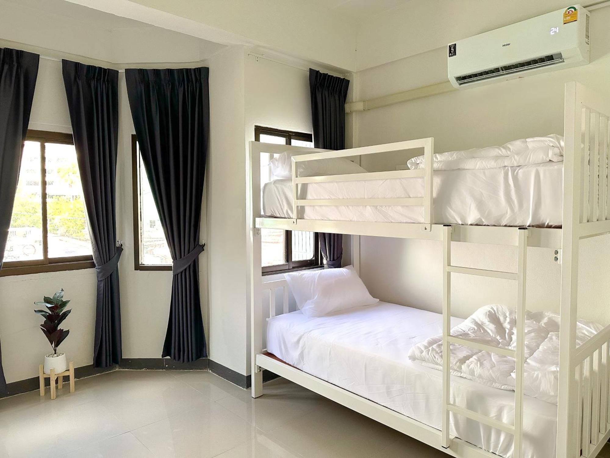Montana Hotel & Hostel Phuket Karon Exteriér fotografie